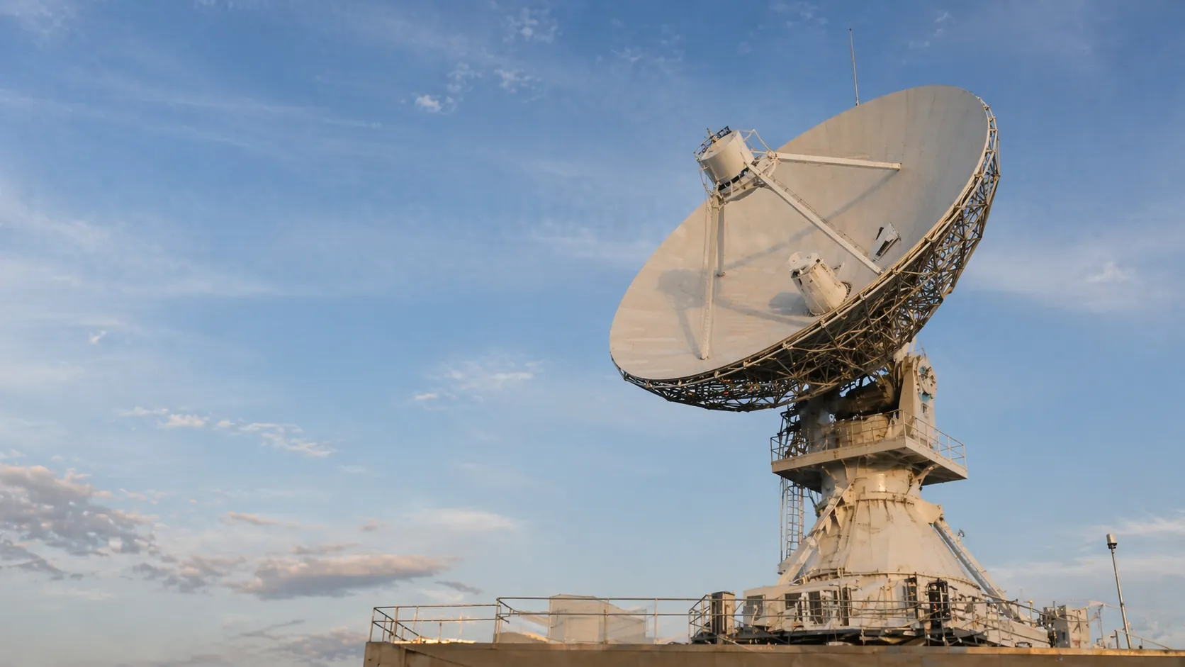 Radar and communications training program visual